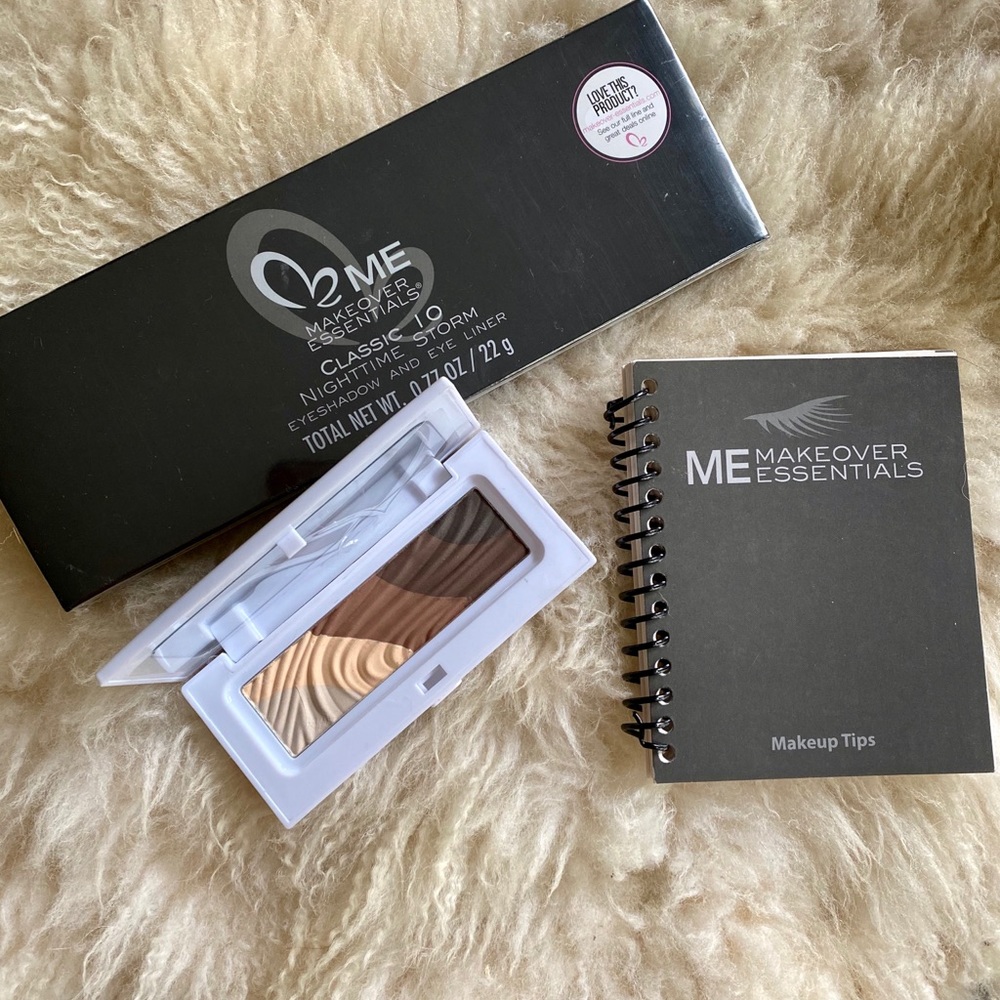 Makeover Essentials EyePalette Duo + Free LookBook